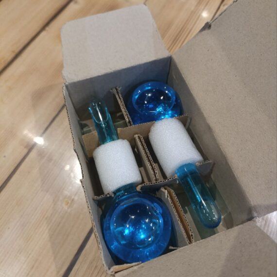 گوی یخ ابی 1